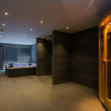 Hotel Victoria By Skinetworks 4*